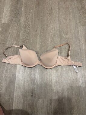 Victoria Secret Smooth Nude T-Shirt Bra - Light Beige